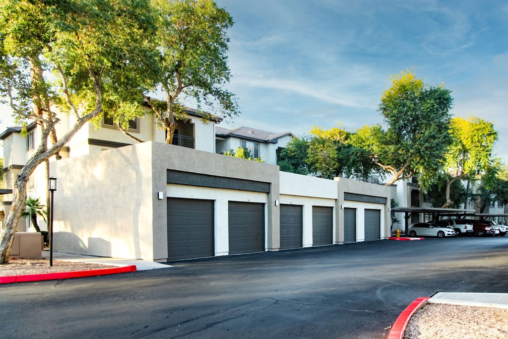 Garages Available at Sky at P83, Peoria, 85381