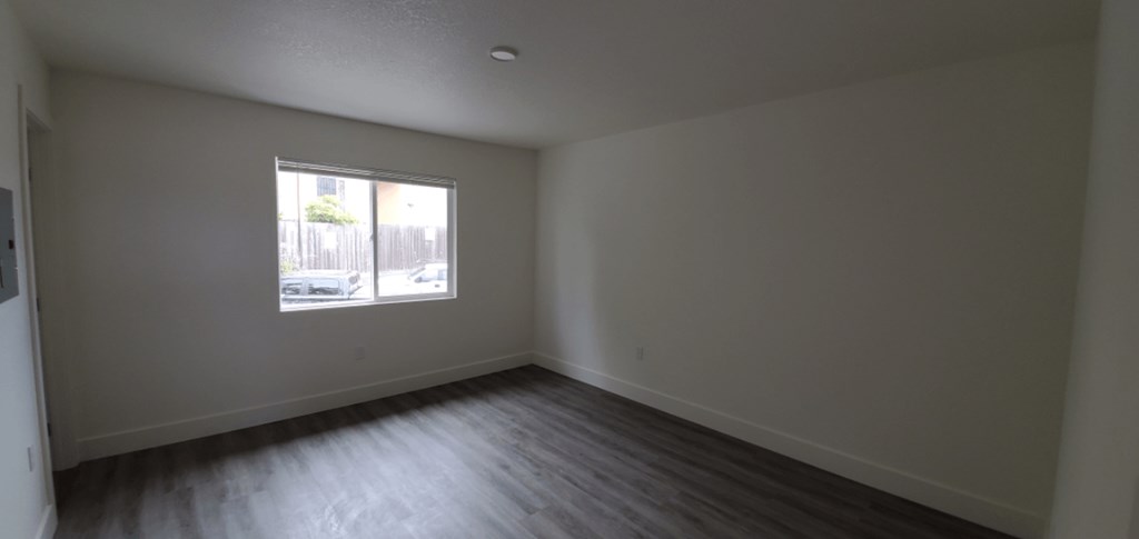 Bedroom (no furniture)