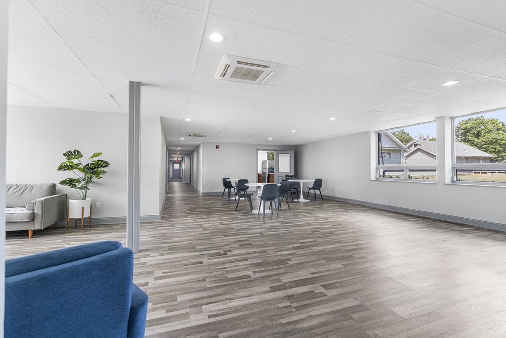 the preserve at ballantyne commons community room and dining area