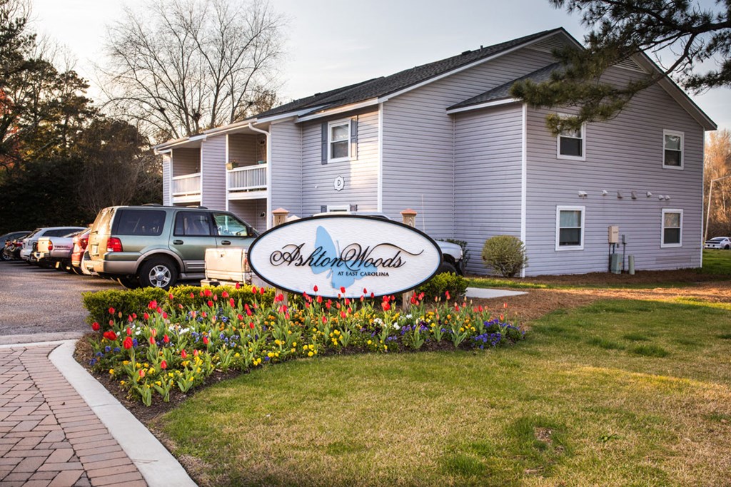 Ashton Woods entrance