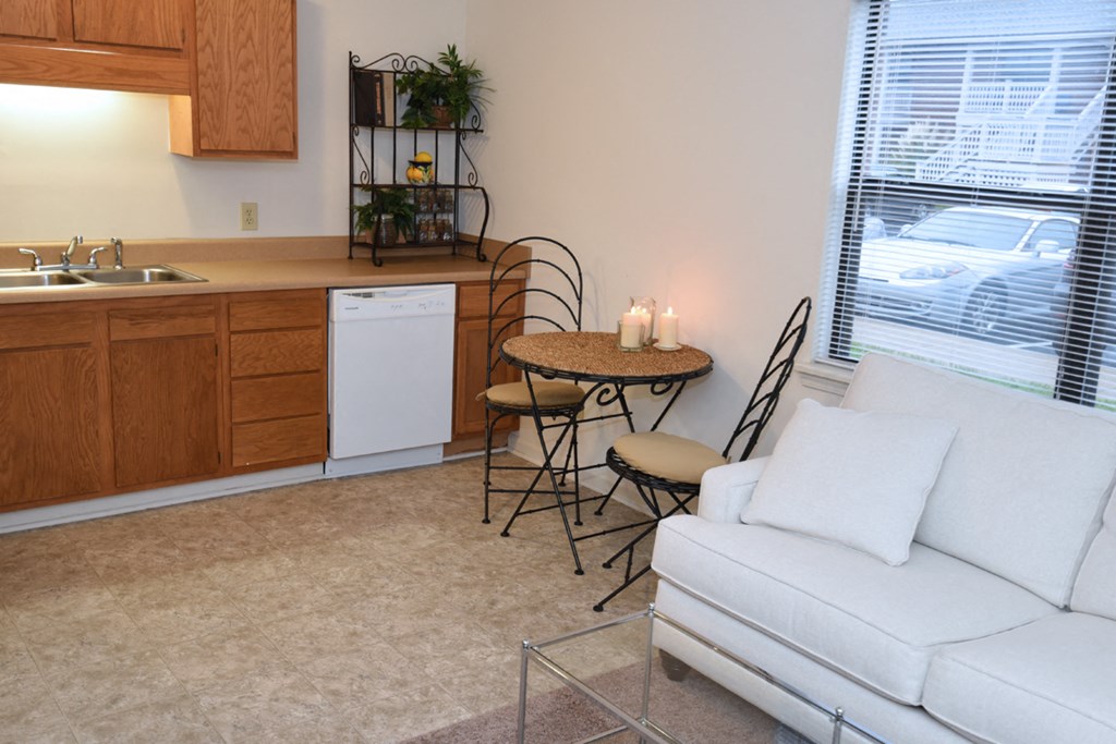 Wesley South and Brookfield 2BR kitchen