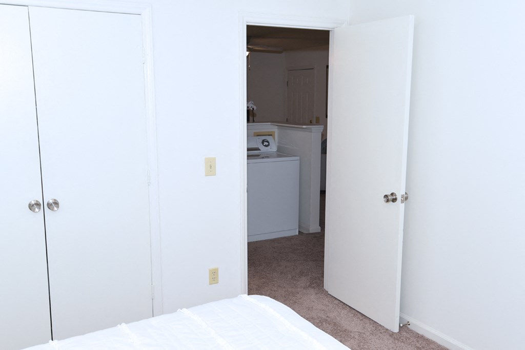 Wesley South and Brookfield 2BR bedroom