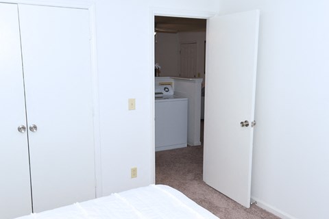 Wesley South and Brookfield 2BR bedroom