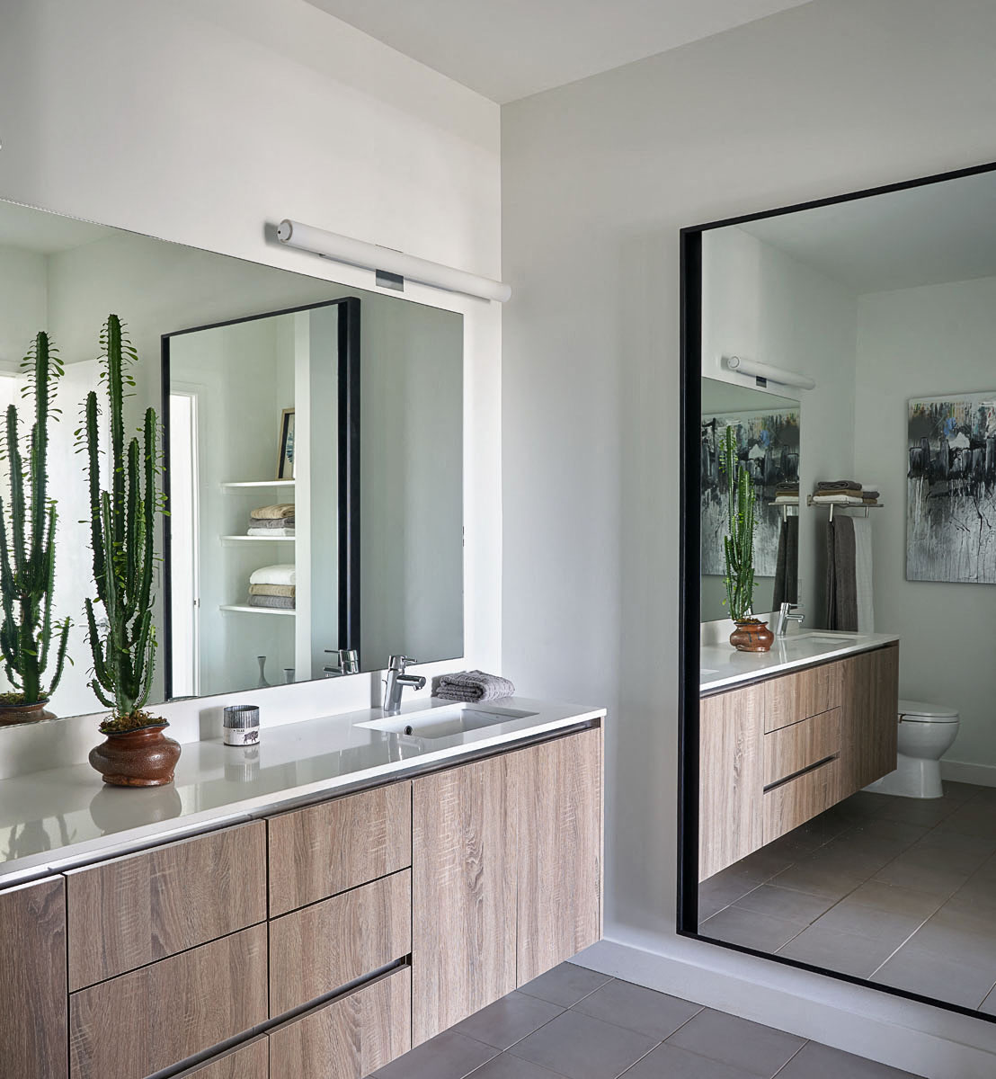 Luxury Bathroom Fixtures & Huge Bathroom Counters