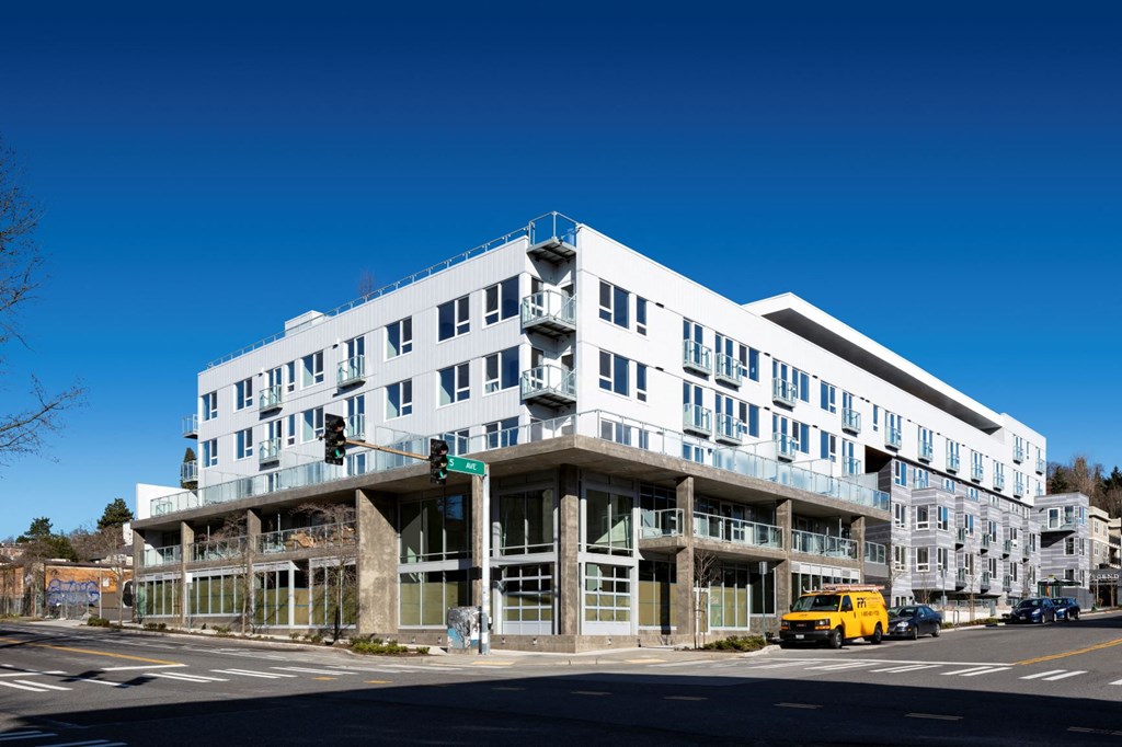 the building in which the hotel is located