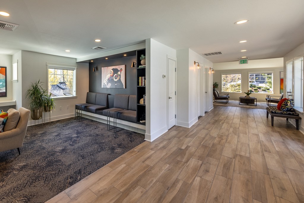 the lobby at the whispering winds apartments in pearland, tx
