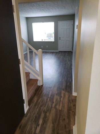 Princess Diana Ct 3 Beds Condo, Home, Townhouse for Rent - Photo Gallery 3
