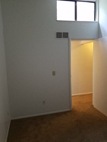 Lancelot Lane 3 Beds Apartment, Condo, Townhouse, Duplex/Triplex for Rent - Photo Gallery 4