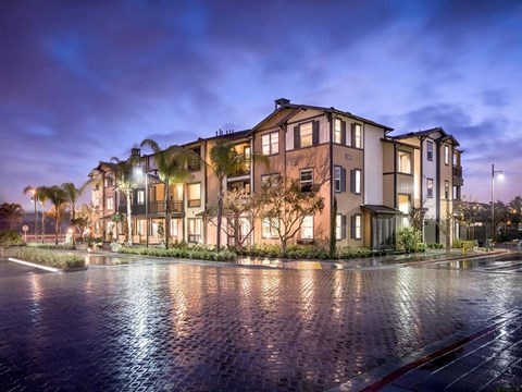 2060 Zocolo St 3 Beds Apartment for Rent