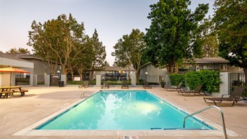 495 East 3rd Street 1-2 Beds Apartment, Affordable for Rent - Photo Gallery 3