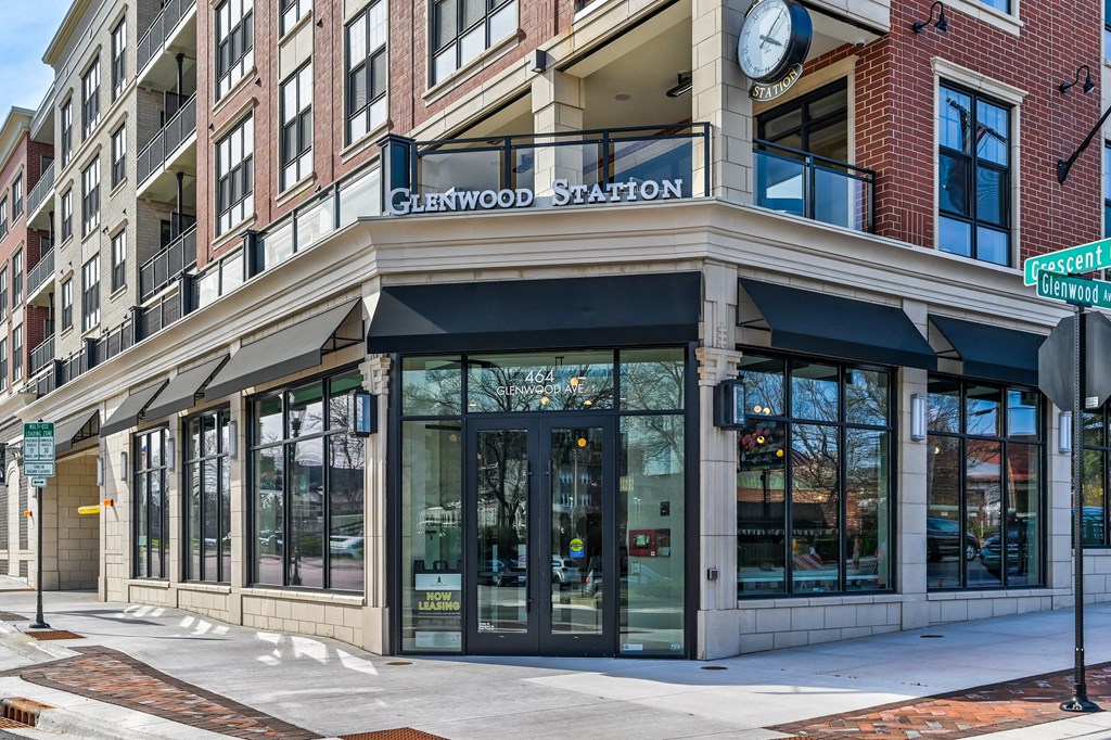Glenwood Station is a building with a clock on the front.