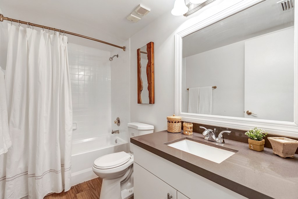 Flats on the green model bathroom