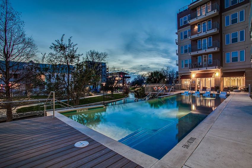 Pool deck at dusk - Photo Gallery 1