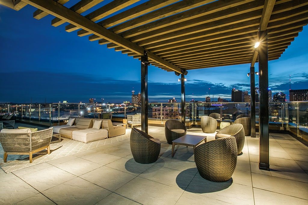 Roof lounge at Jones & Rio