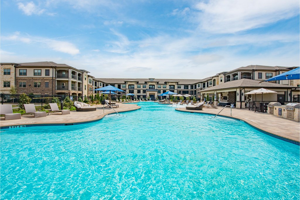 the swimming pool at the resort at governors crossing