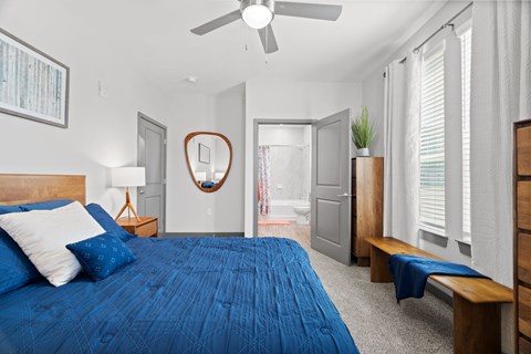 Spacious one and two bedrooms, ceiling fans located in Tomball, Tx at Haven at Treeline 17448 N. Eldridge Pkwy Tomball, Tx 77377