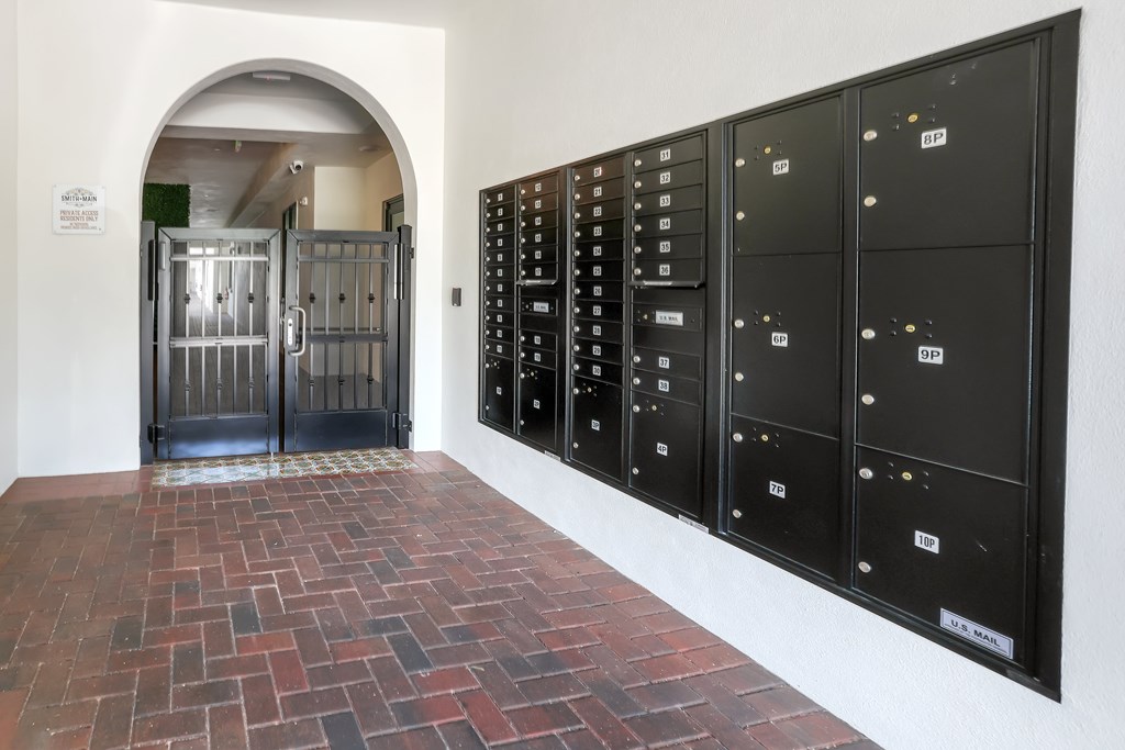 the lockers at the front of the building are empty