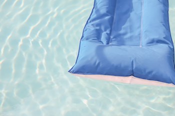 Amenities Sparkling pool and lounger - Photo Gallery 5