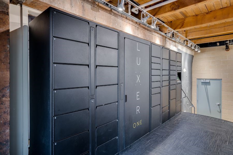 24/7 secure package pick-up lockers