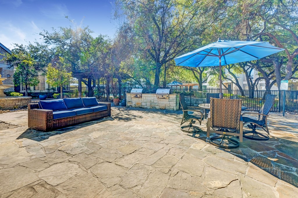 Courtyard with Grilling Station