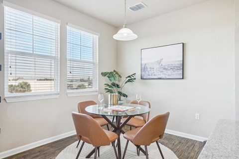 Alexandria - Model Dining Area