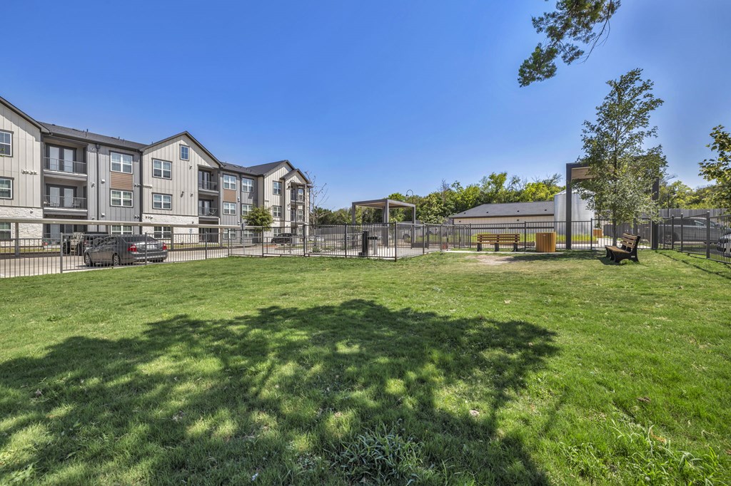 the preserve at ballantyne commons dog park apartments