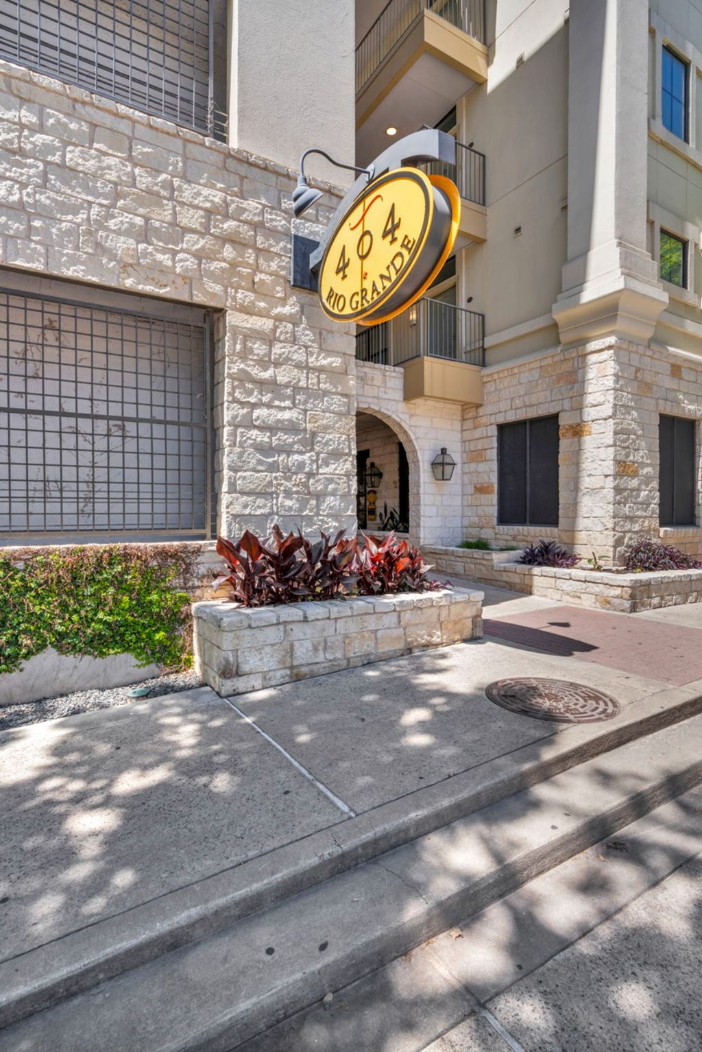 the building in which the hotel is located