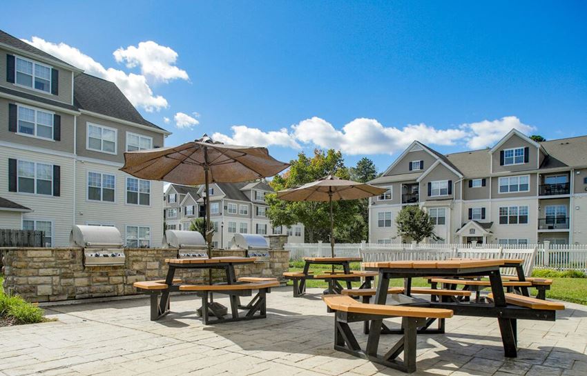 BBQ tables BBQ tables at Cascades at Tinton Falls, Tinton Falls, NJ - Photo Gallery