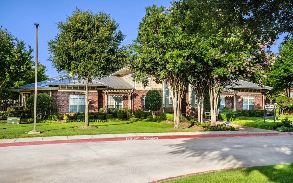 Indigo Pointe Exterior Building