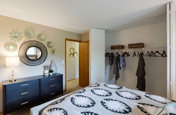 1180 Cushing Circle Studio-2 Beds Apartment for Rent - Photo Gallery 5