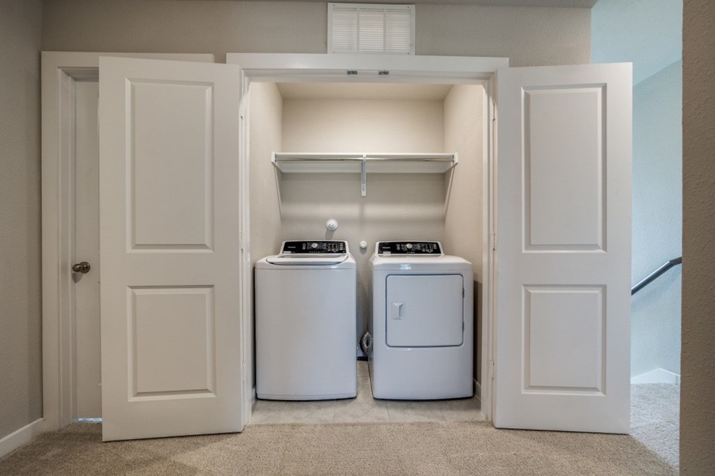Canvas at Denton laundry room brand new washer and dryer, build to rent, homes for rent in Denton, professionally managed rental home community, private yards, low maintenance, pet-friendly.