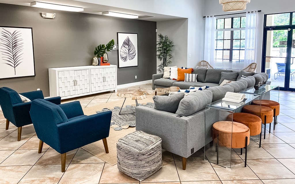 Cobblestone on the Lake Clubhouse Lounge Area