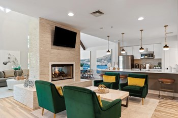 Community Lounge with Chairs - Photo Gallery 3