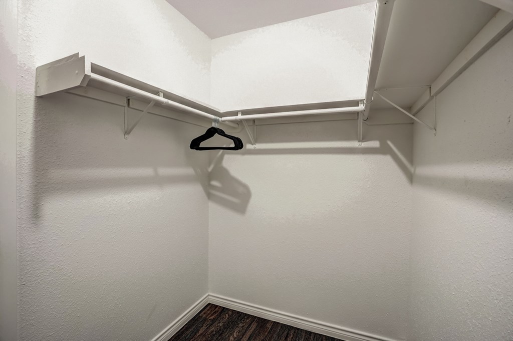 the preserve at ballantyne commons apartment closet with white walls
