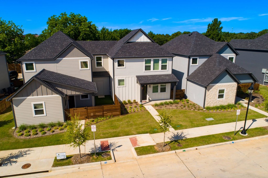 Homes and Townhouse for lease in Denton, Texas