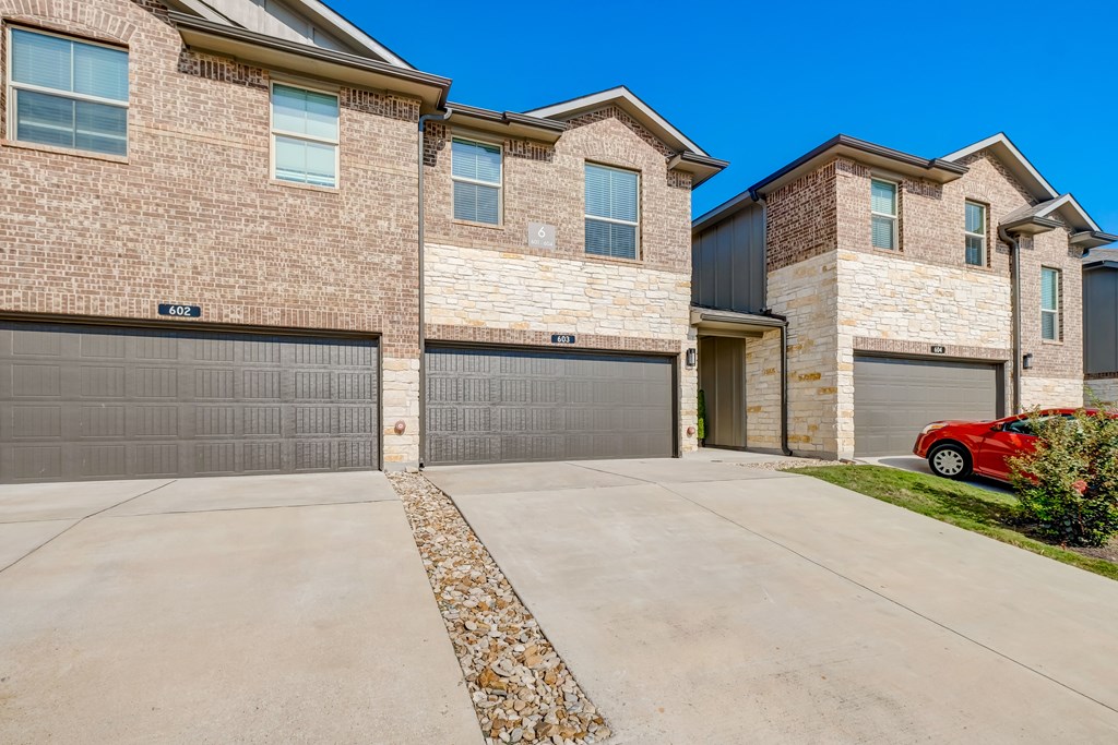 Townes On Tenth Townhomes