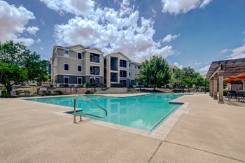 Resort style pool - Photo Gallery 3
