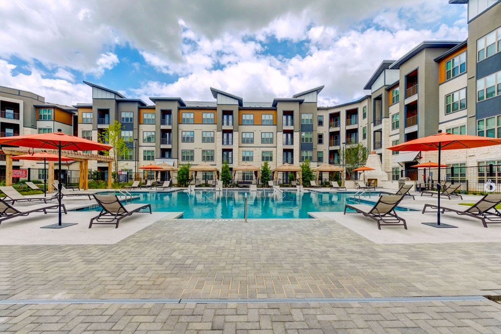 OXLY resort style pool