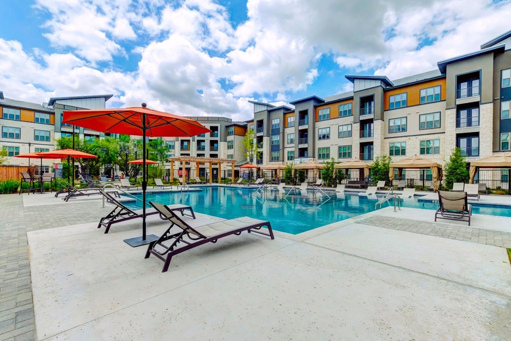 OXLY resort style pool