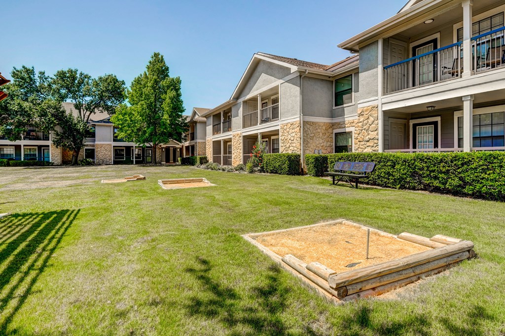 The Oaks at Hampton Apartments