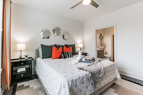 Primary Bedroom, Queen Size Bed