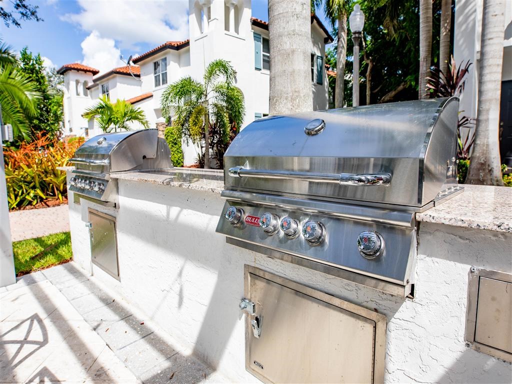 The Isles Apartment pool