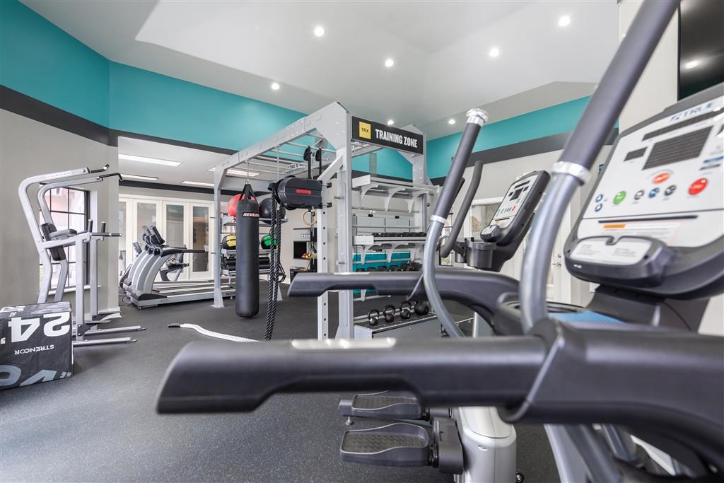 Alvista Hollywood 24-hr gym