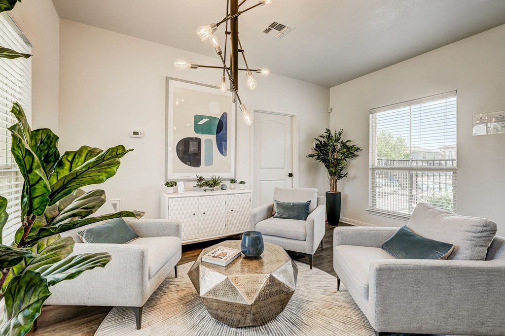 Leasing Office & Lounge