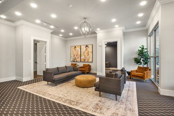 Resident Lounge and seating area - Photo Gallery 10