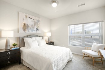 Model Bedroom with ceiling fan - Photo Gallery 5