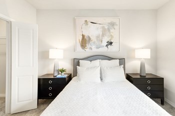 Model Bedroom with spacious layout - Photo Gallery 6