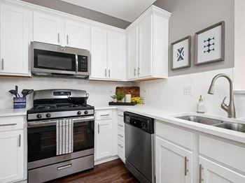 Modern Upgraded Kitchen at Thornberry Woods Apartment Homes, Naperville, IL, 60565