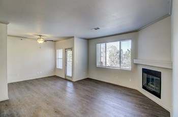 8000 W Crestline Ave 1-3 Beds Apartment for Rent - Photo Gallery 3