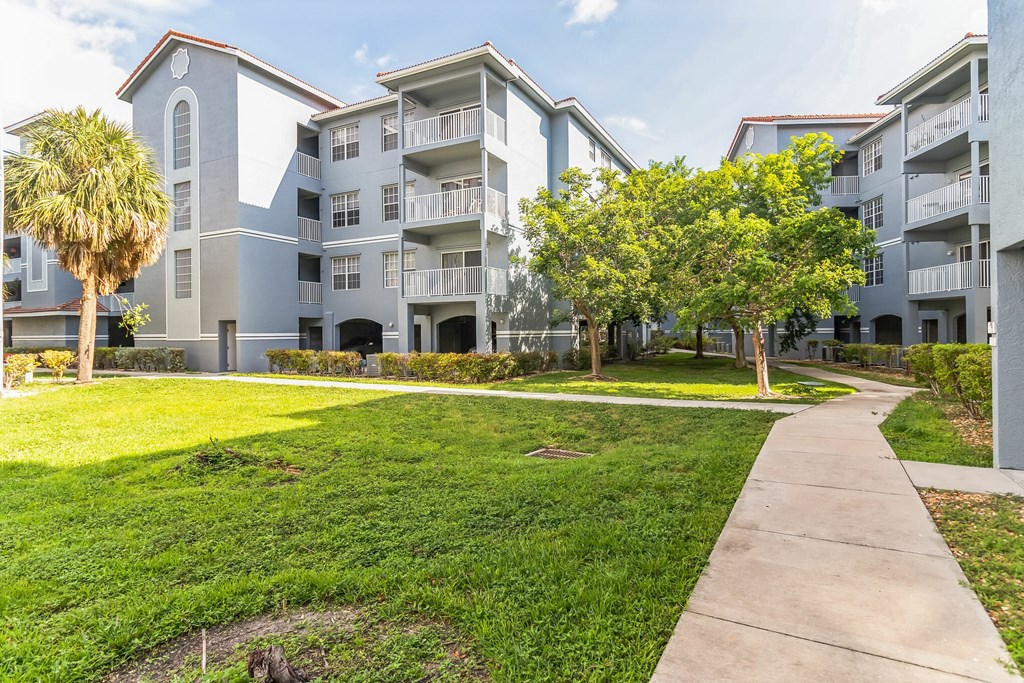 Cobblestone On The Lake Apartments